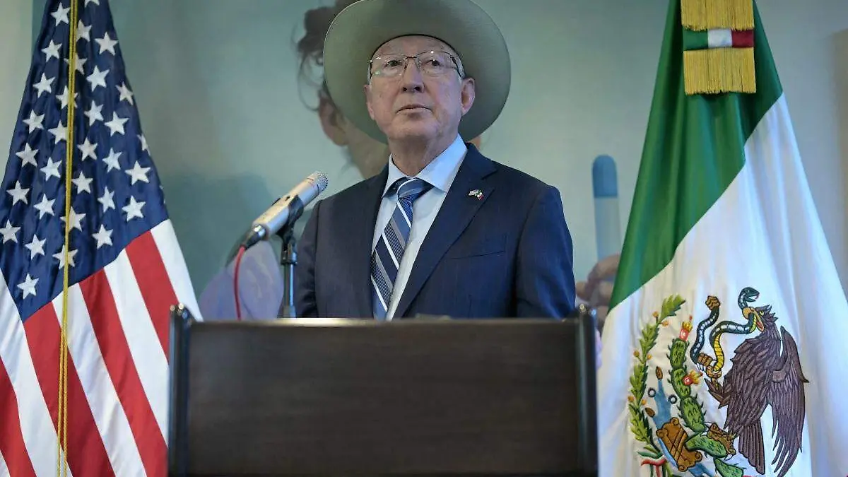 Ken Salazar (1)